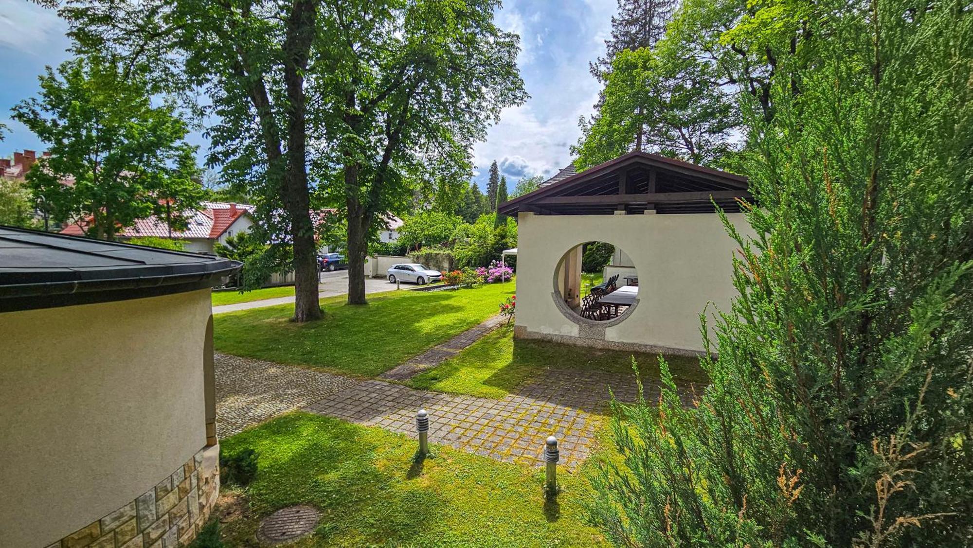Jasny Dwór Hotel *